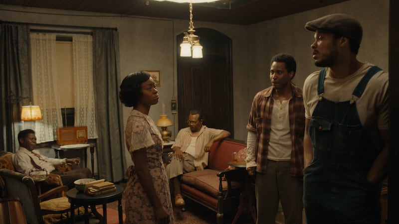 (L-R) Michael Potts, Danielle Deadwyler, Samuel L. Jackson, John David Washington, and Ray Fisher in The Piano Lesson.